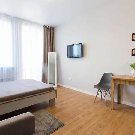 Cozy Apartment Beside Metro Yaroslava Mudroho, Universytet - Chernyshevska Str 95-6 Kharkov Exterior photo