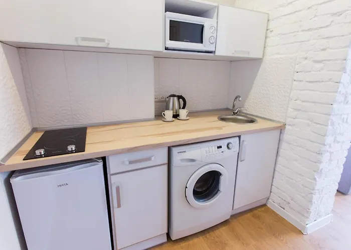 Cozy Apartment Beside Metro Yaroslava Mudroho, Universytet - Chernyshevska Str 95-6