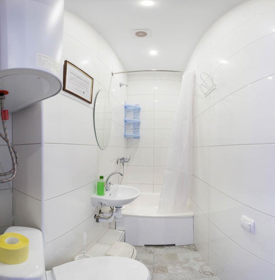 Cozy Beside Metro Yaroslava Mudroho, Universytet - Chernyshevska Str 95-6 Apartment *